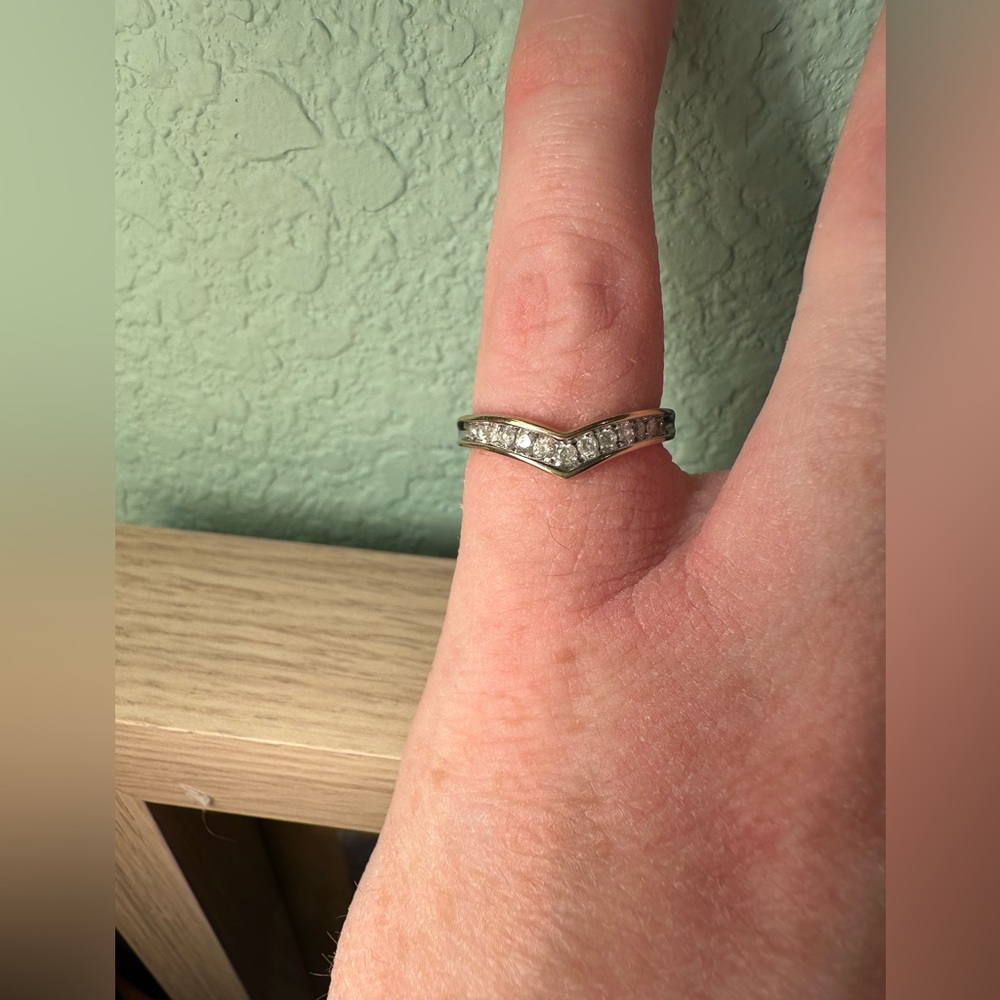 Diamond Chevron Ring- 10K Gold - Picture 10 of 13